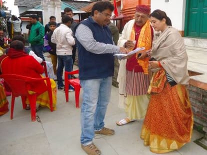 actor tinnu anand in pauri.