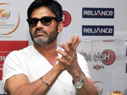 celebrity cricket league: sono sood Vs booby deol team