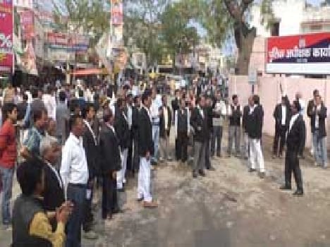 Roared to strike and blockade Advocate