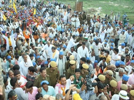 cabinate minister has faced the anger of yamuna devotees