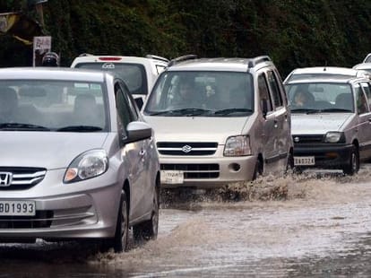 heavy rain in jammu, disturbed city life