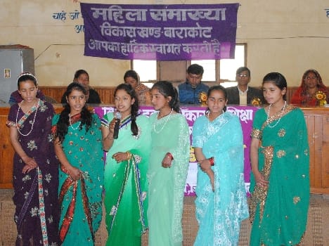 GK competition poetry , Mina , was Rajni topper