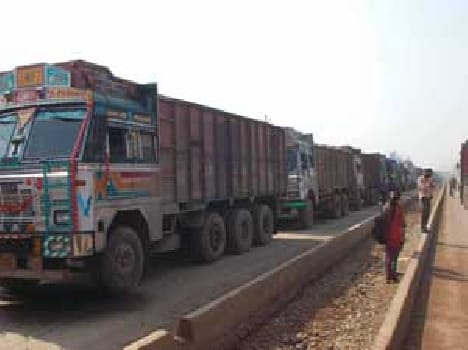 People trapped several hours in jam