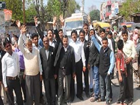 Lawyers desist from judicial work took vows