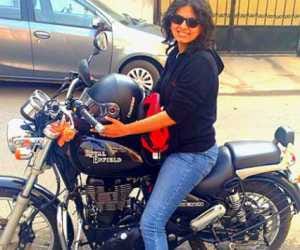 lady bikers in india.