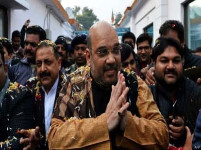 rss is planing to review J&K bjp pdp govt