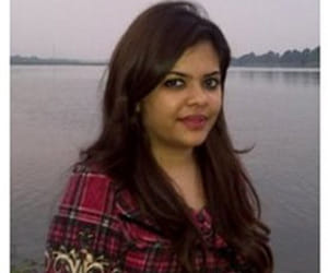 Sharad yadav's daughter defended her father statement