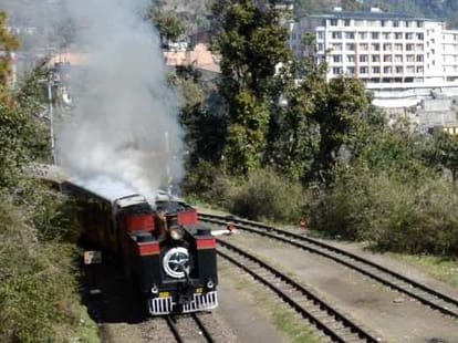 special train at kalka shimla railway track.