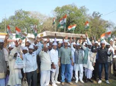 Fifty farmers were leaving Delhi