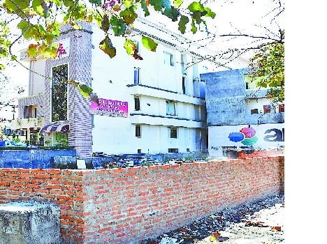 The land occupied by the administration took millions