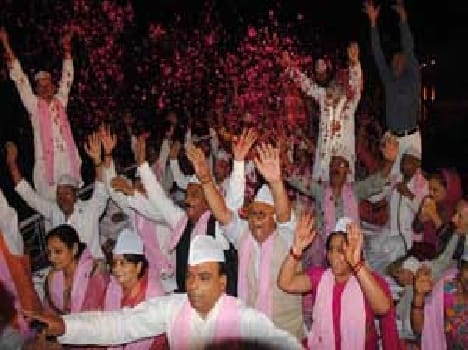 People injoy at Asi ghat of the occasion of Budhwa mangal