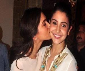 deepika padukone kissed anushka sharma
