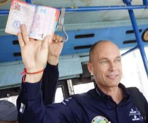Solar Impulse leaves from Ahmedabad to varanasi