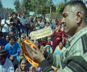 protest rally against dehradun private school.