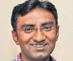 Bengaluru newspaper boy gets MBA from IIM