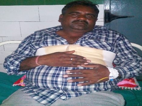 1.25 lakh looted scribe to fight chaos