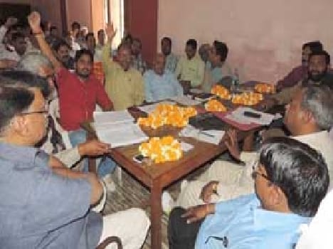 Engineers took against the government vows