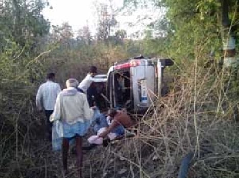 Scorpio - Bolero collision , 20 injured