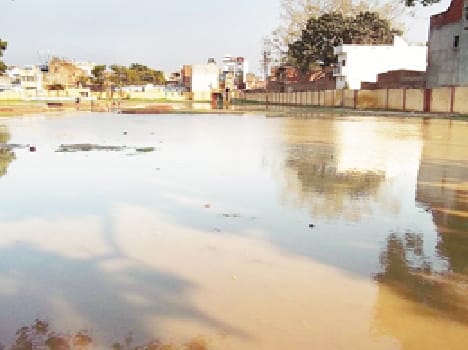 Staff rushed to repair leakage