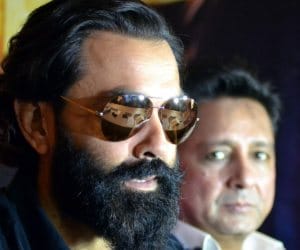 celebrity cricket league ticket sale starting