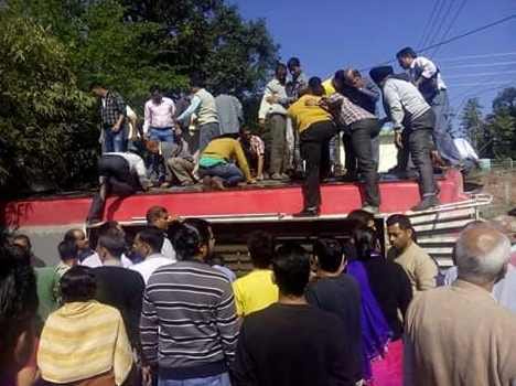 bus accident 11 injured in una.