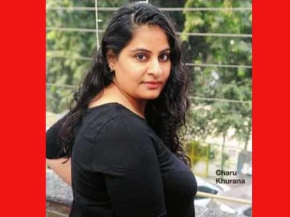 Bollywood first female makeup artist legally registered