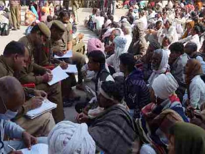 rampal case in court: follower crowd in hisar