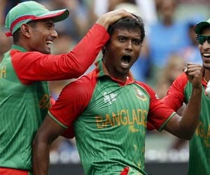 rubel hussain takes the wicket of virat kohali