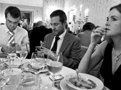 Smart Phone or death of conversation