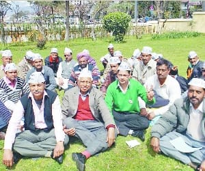 yuva congress members joined aap in chamba.
