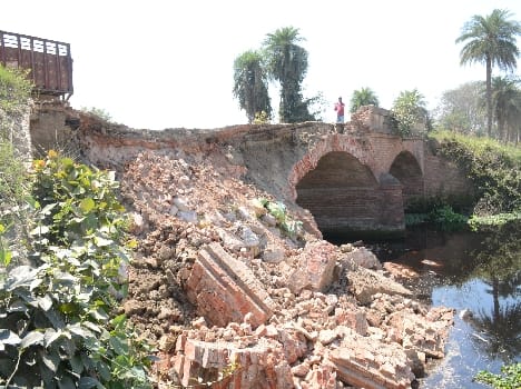 Srayn River bridge The second wall collapsed
