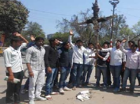 Vice-Chancellor of the University of Gorakhpur blew mannequin