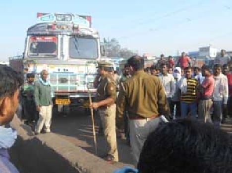 Angry truck drivers put jam on GT Road