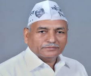 Delhi court issues bailable warrant against speaker ramniwas goel