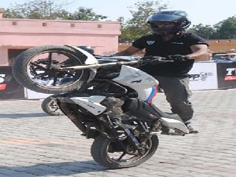 Bike Stunt see press jaw