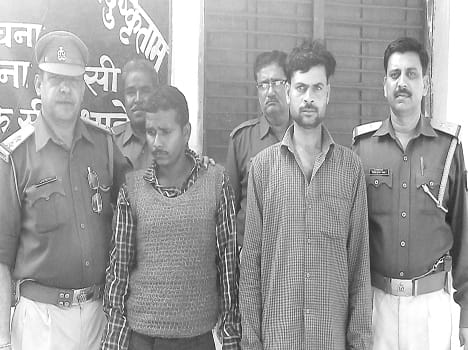 Lutkand accountant arrested two crooks