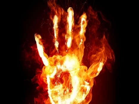 fire case at kullu, a person burn alive.