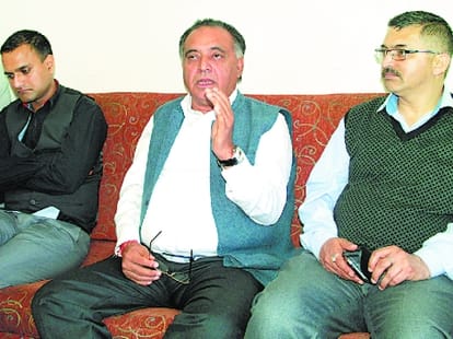 transport minister gs bali strict over illegal plying of tourist buses in Himachal.