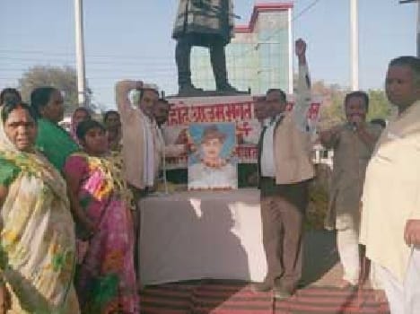 Take inspiration from the lives of the martyrs