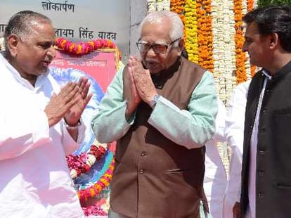 Akhilesh Yadav wants five years more for govt.