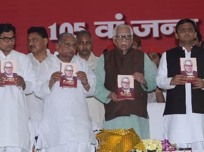 Akhilesh Yadav wants five years more for govt.