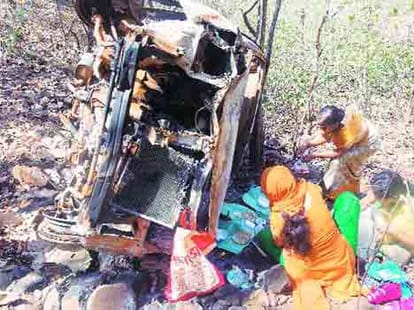 how praveen manwar killed his wife and daughters 