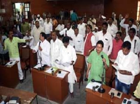 Parsad protest in Nagar nigam, no discussion