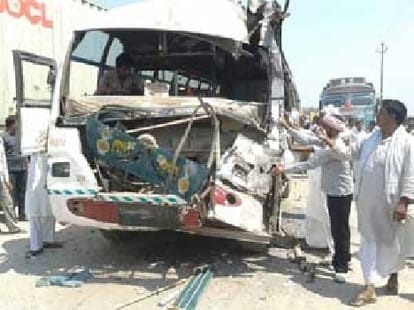 brutal accident in haryana, 4 killed