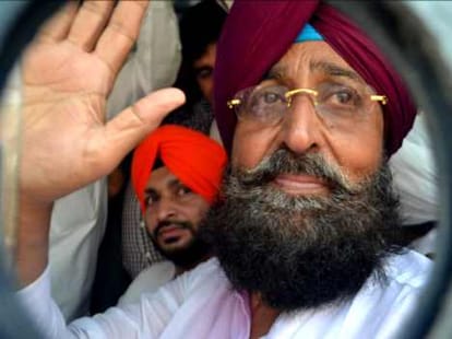 captain amrinder, partap singh bajwa will showcase power to rahul gandhi