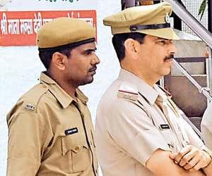 girl teasing issue: police employee will travel in uniform