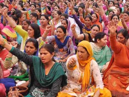 guest teacher protest against manohar lal khattar govt