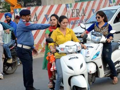 traffic police strict after amar ujala campaign