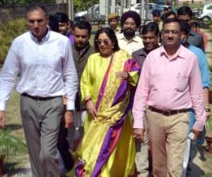 kirron kher inaugrated jogger park in chandigarh
