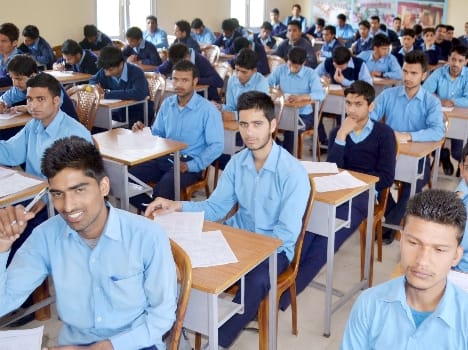 free school uniform to students in himachal.